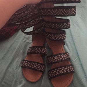 Aztec tall sandals black and white